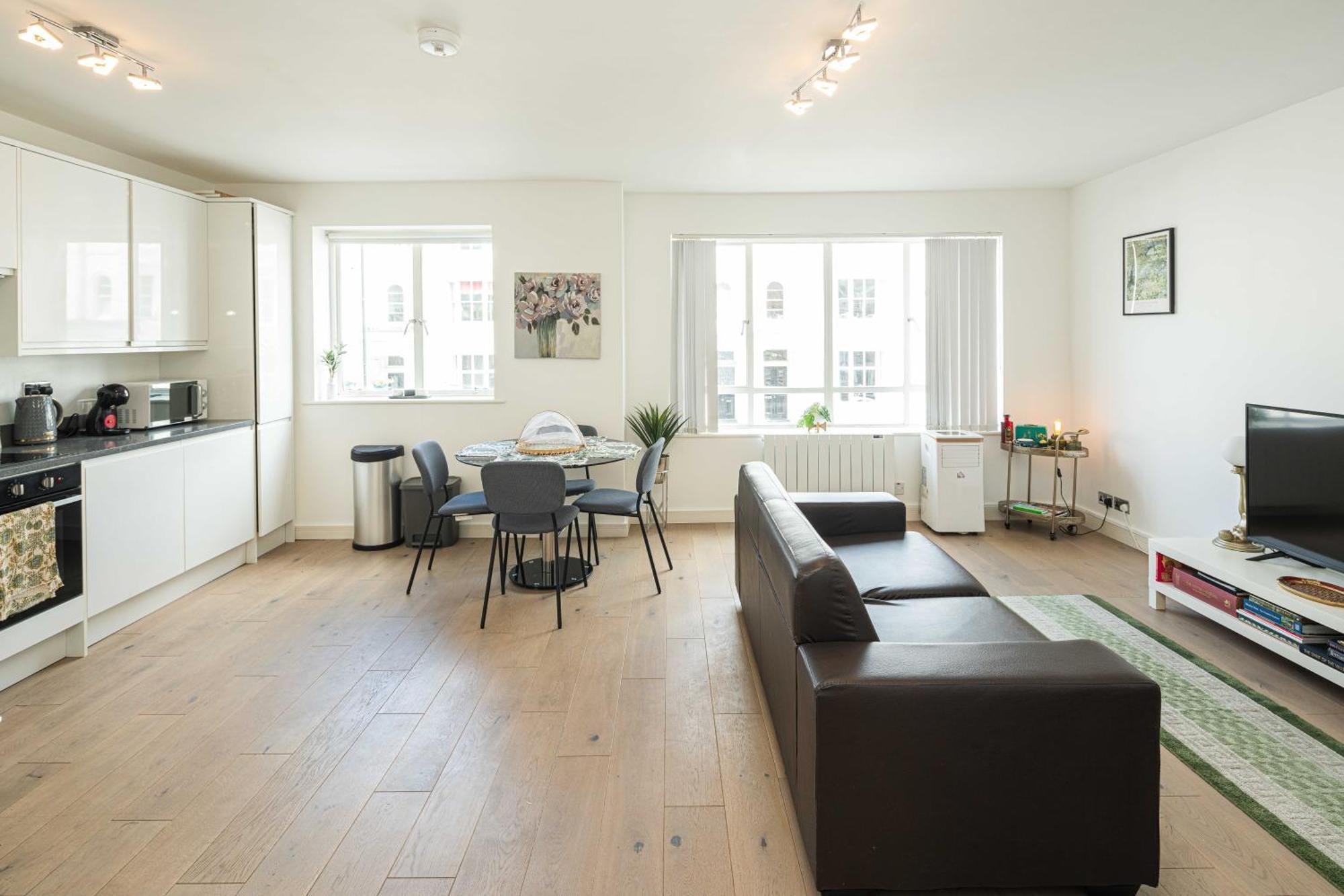 Charming Newly Refurb 2-Bed 2-Bath Whole Apartment Near Hyde Park & Kensington, Prime Paddington Location Zone 1 London Ngoại thất bức ảnh